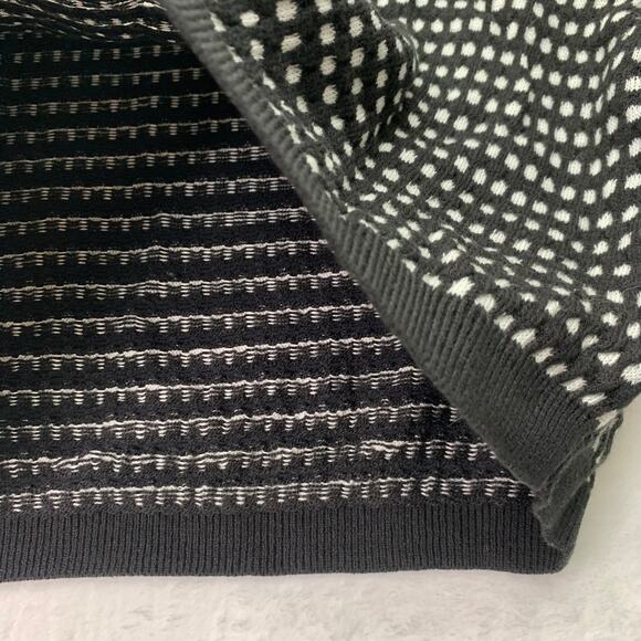 Torrid Size 0 US Large Black White Polka Dot Elbow Sleeve Cropped Sweater - Picture 4 of 7